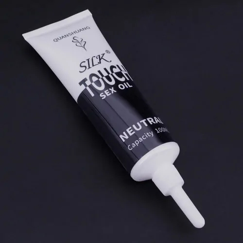 Đầu sản phẩm nhỏ giúp điều chỉnh lượng gel sử dụng Đầu sản phẩm nhỏ giúp điều chỉnh lượng gel sử dụng