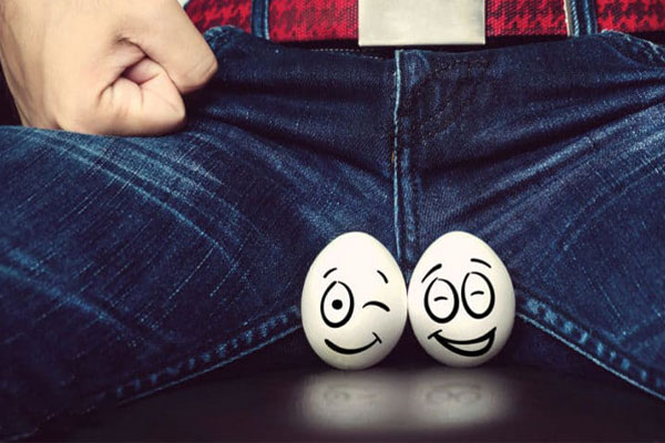 Bìu và tinh hoàn là những điểm kích thích khiến chàng sung sướng tột đỉnh. Bìu và tinh hoàn là những điểm kích thích khiến chàng sung sướng tột đỉnh.