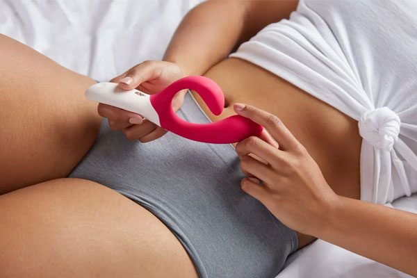 Tự sướng bằng sextoy là một cách thủ dâm nữ thú vị Tự sướng bằng sextoy là một cách thủ dâm nữ thú vị