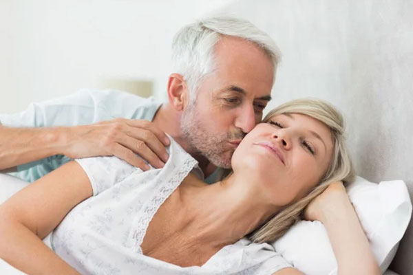 Nhu cầu sinh lý đàn ông tuổi 50 có thể suy giảm rõ rệt.