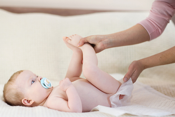 Điều này giúp giữ cho vùng kín của trẻ luôn khô ráo và thoải mái.