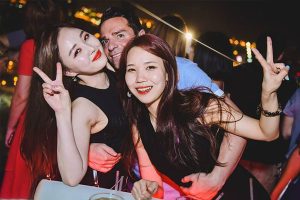 Bad girl là gì? Dấu hiệu nhận biết qua phong cách bên ngoài.