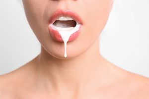 Nuốt tinh trùng không gây ra ảnh hưởng xấu cho sức khỏe của chị em nếu người đàn ông khỏe mạnh.
