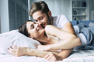 Quan hệ cửa sau là một hình thức quan hệ tình dục trong đó sự thâm nhập xảy ra qua đường hậu môn