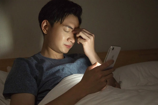 Hãy để anh ấy đợi trong một khoảng ngắn trước khi trả lời. Hãy để anh ấy đợi trong một khoảng ngắn trước khi trả lời.