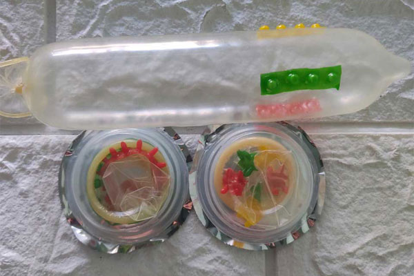 Bao cao su tăng cảm giác cho nữ giới với gân, gai nhiều trên thân bao. Bao cao su tăng cảm giác cho nữ giới với gân, gai nhiều trên thân bao.